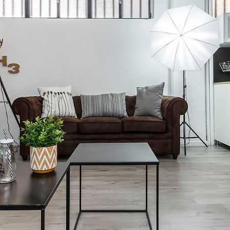 Joivy Exclusive Apt For 4 In Navigli Near Parks Милано Екстериор снимка