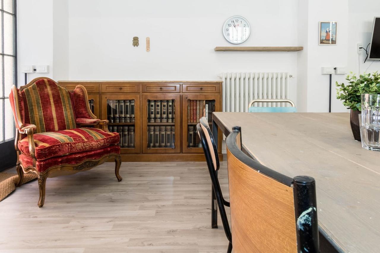 Joivy Exclusive Apt For 4 In Navigli Near Parks Милано Екстериор снимка