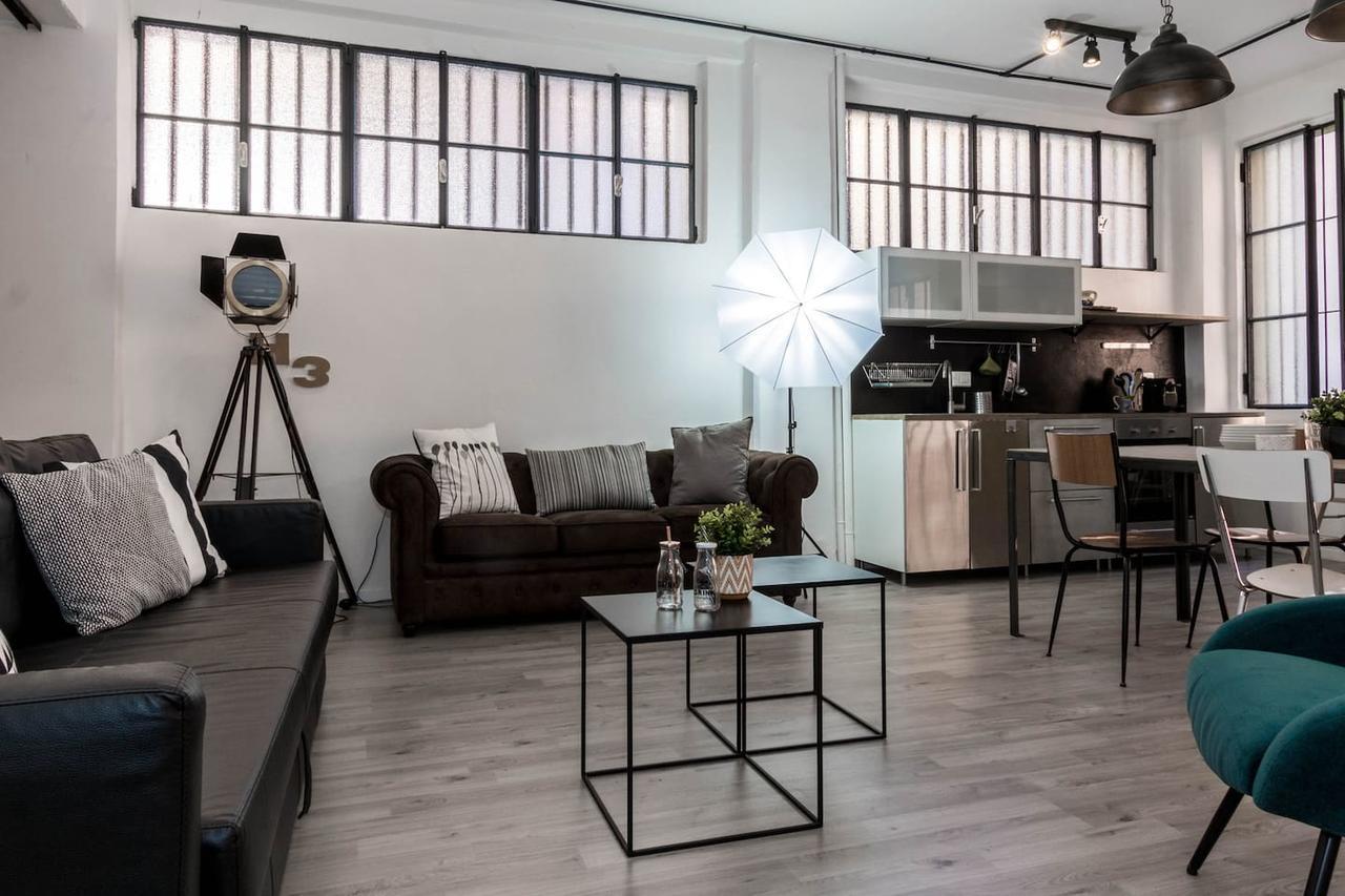 Joivy Exclusive Apt For 4 In Navigli Near Parks Милано Екстериор снимка