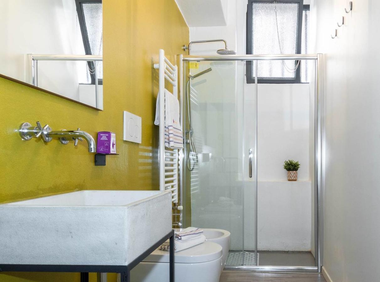 Joivy Exclusive Apt For 4 In Navigli Near Parks Милано Екстериор снимка